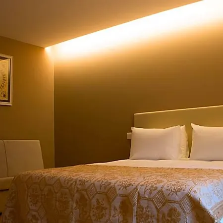 Auberge de jeunesse Feira & *