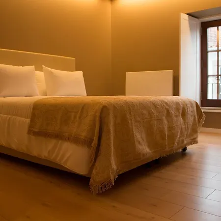 بيت شباب Feira & *