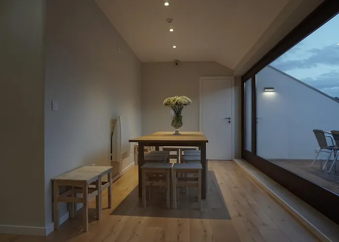 Feira & بيت شباب سانتا ماريا دا فييرا